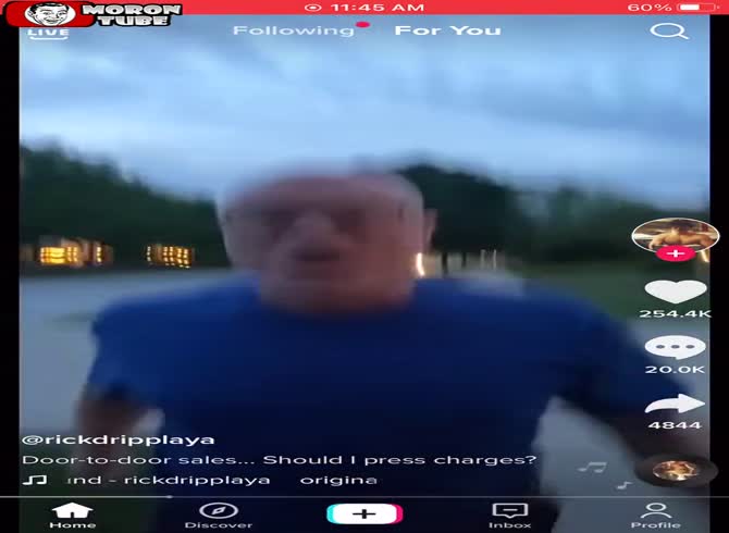 Video :An irate householder responds (poorly) to a door-to-door salesman